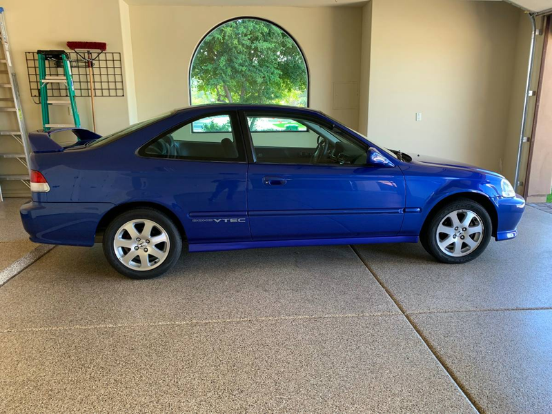 Illustration for article titled Is This 1999 Honda Civic Si OG Enough to Ask $9,999?